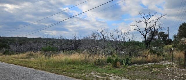 rental at CR 2652 LOT 19 County Road 2652 in Rio Medina, TX — photo 4