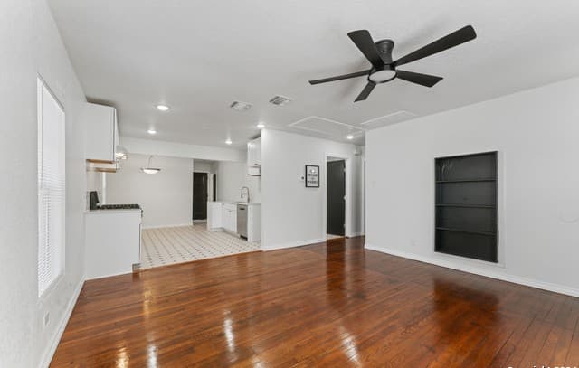3-bedroom rental at 611 Kirk Pl in San Antonio, TX — photo 4