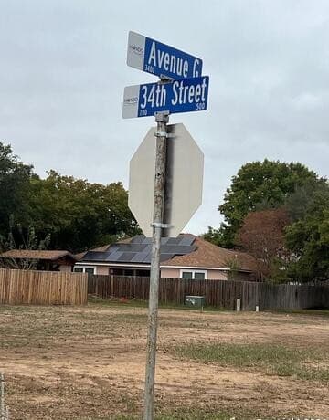 rental at 702 34th Street in Hondo, TX — photo 3