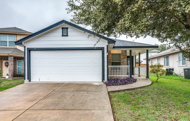 2-bedroom rental at 6807 Cougar Clf in San Antonio, TX — photo 1