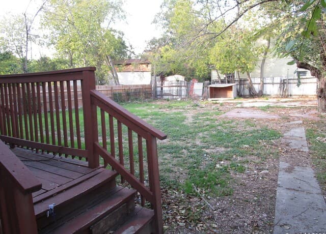 3-bedroom rental at 401 Princeton Ave in San Antonio, TX — photo 3
