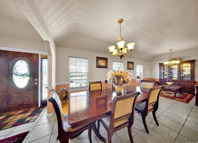 4-bedroom rental at 3010 E FM 1518 South in St Hedwig, TX — photo 4