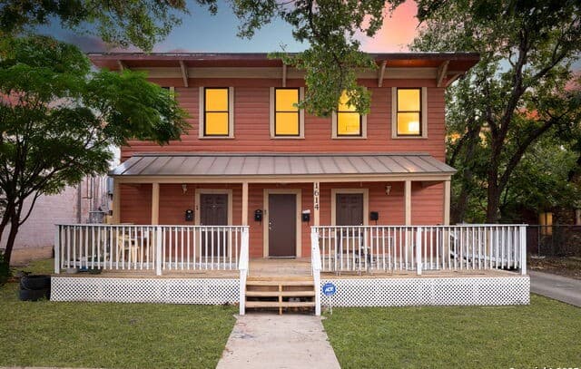 rental at 2028 W Woodlawn Ave in San Antonio, TX — photo 1