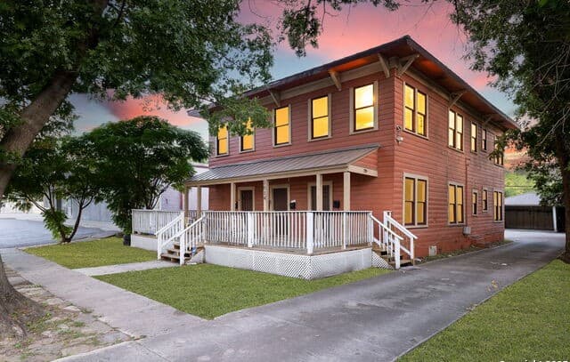 rental at 2028 W Woodlawn Ave in San Antonio, TX — photo 5