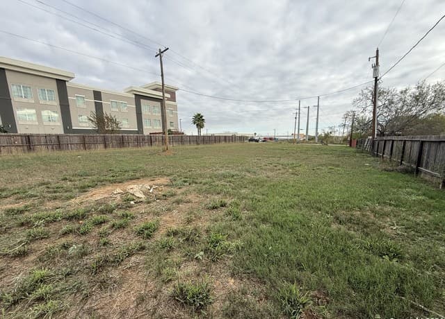rental at 0 BMT Drive in Jourdanton, TX — photo 1