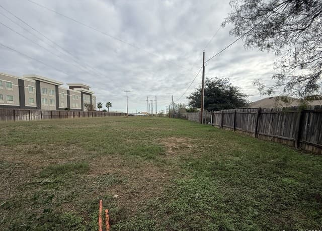 rental at 0 BMT Drive in Jourdanton, TX — photo 2