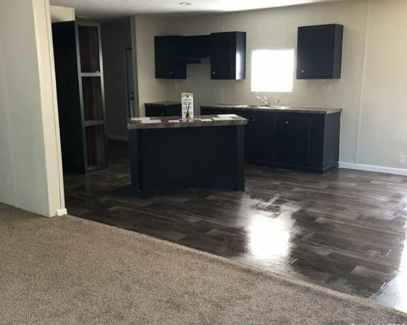 3-bedroom rental at 925 PR 2630-Summit Orchard Ln in Moore, TX — photo 3