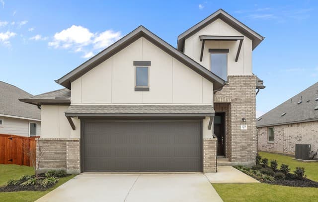 4-bedroom rental at 128 Heidi Hill in Castroville, TX — photo 2