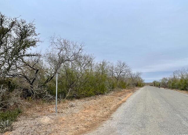 rental at LOT 31 County Road 1628 in Moore, TX — photo 3