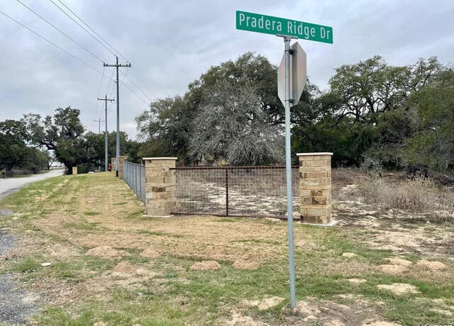 rental at 100 Pradera Ridge in Floresville, TX — photo 4
