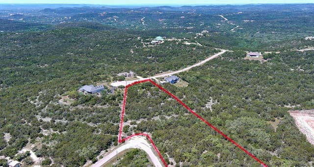 rental at 181 County Road 2761 in Mico, TX — photo 4