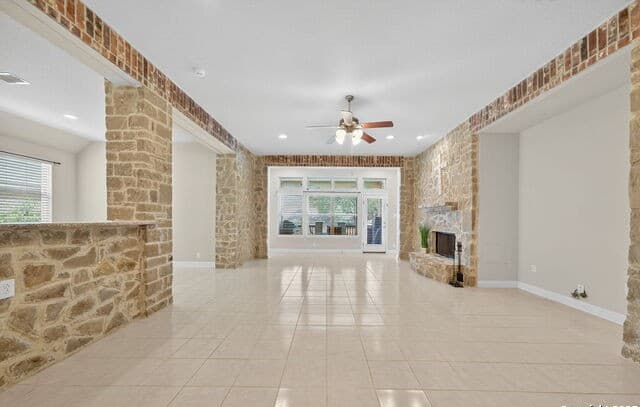 4-bedroom rental at 29010 Bettina in Boerne, TX — photo 4