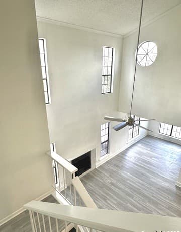 2-bedroom rental at 2255 Thousand Oaks Unit 810 in San Antonio, TX — photo 1