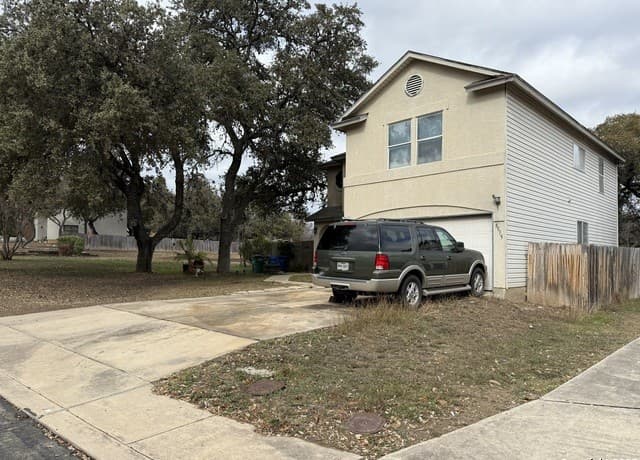 3-bedroom rental at 8815 Sebec Cir in San Antonio, TX — photo 3