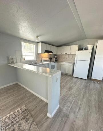 4-bedroom rental at 240 Lakeview in Pleasanton, TX — photo 5