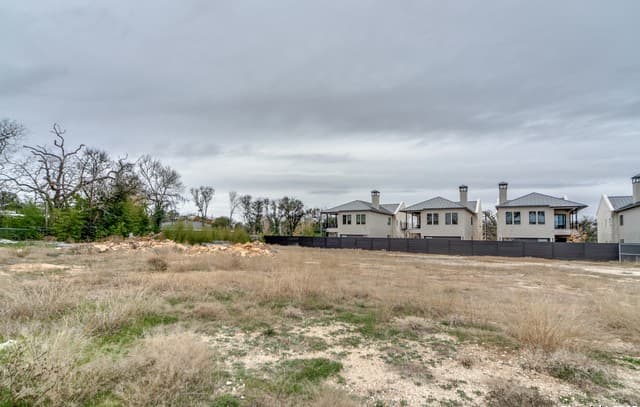 rental at 110 Second St Lot 12 in Boerne, TX — photo 2