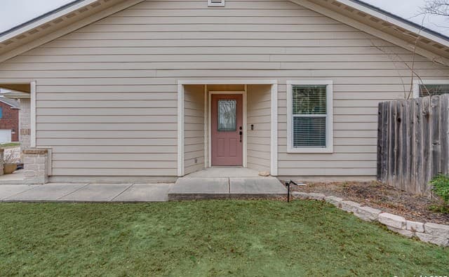 3-bedroom rental at 11211 Dublin Ct in San Antonio, TX — photo 4