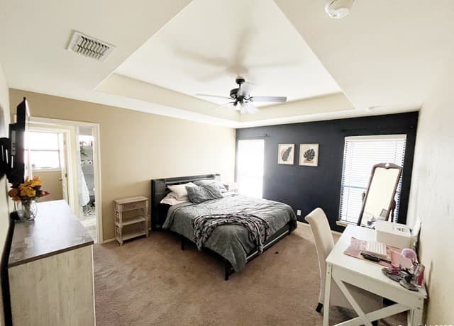 3-bedroom rental at 625 Oakhaven Rd in Pleasanton, TX — photo 5