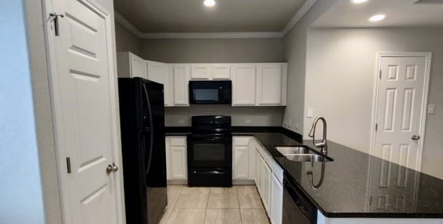 rental at 16800 Lookout Rd in Selma, TX — photo 4