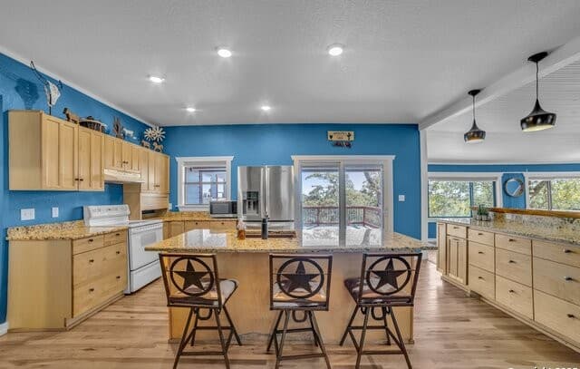 2-bedroom rental at 117 Ancient Coast Rd in Fredericksburg, TX — photo 4