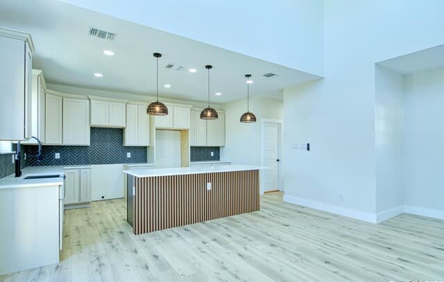 3-bedroom rental at 1426 Wyoming Unit 101 in San Antonio, TX — photo 3