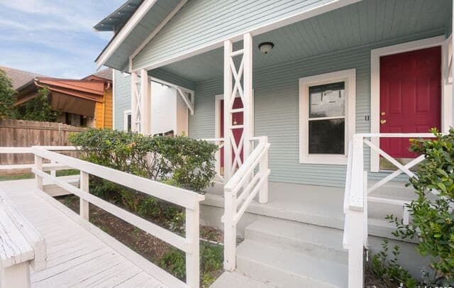 rental at 616 W Craig Pl in San Antonio, TX — photo 3