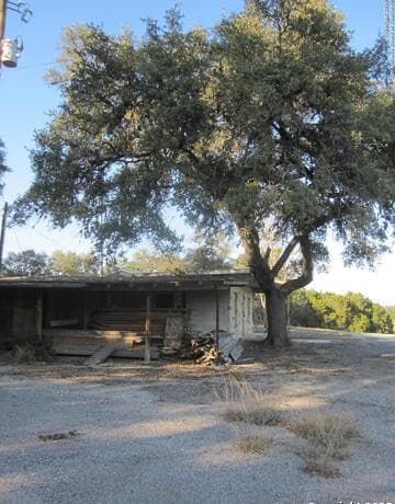 3-bedroom rental at 9303 S Hwy 173 in Bandera, TX — photo 5