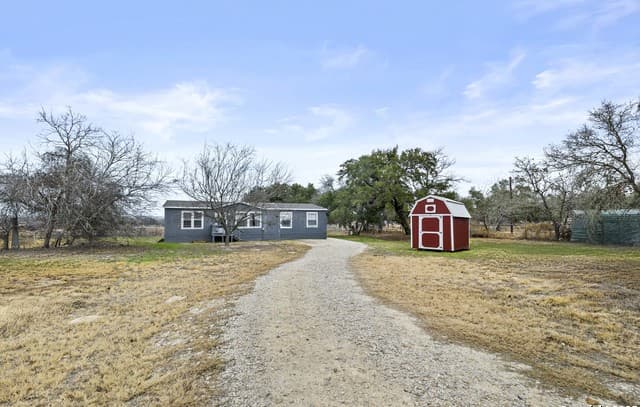 3-bedroom rental at 24720 Brownleaf Dr. in San Antonio, TX — photo 3