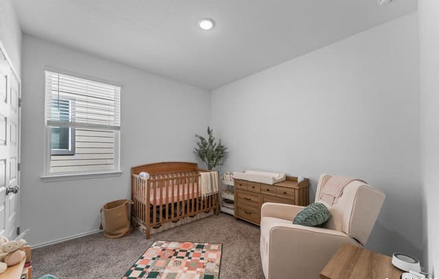 4-bedroom rental at 13229 Hagerd Loop in St Hedwig, TX — photo 5