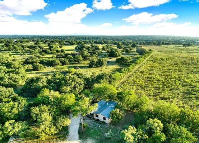 1-bedroom rental at 133 Water Pt in Bandera, TX — photo 4