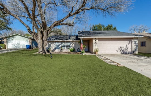 4-bedroom rental at 14422 Briarmall St in San Antonio, TX — photo 3