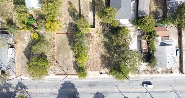 rental at 2525 Guadalupe St in San Antonio, TX — photo 4