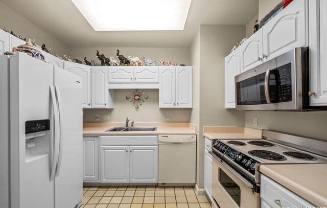 2-bedroom rental at 1 Towers Park Ln Unit 1513 in San Antonio, TX — photo 3