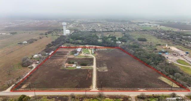 Home for sale at 12120 Schaefer Rd in Schertz, TX — photo 2