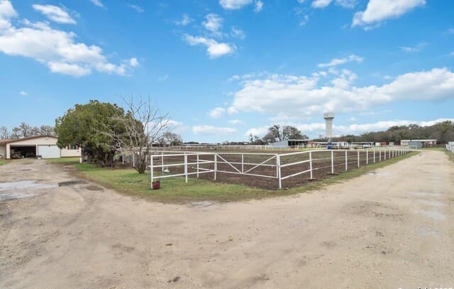 Home for sale at 12120 Schaefer Rd in Schertz, TX — photo 3