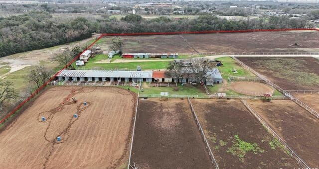 Home for sale at 12120 Schaefer Rd in Schertz, TX — photo 5