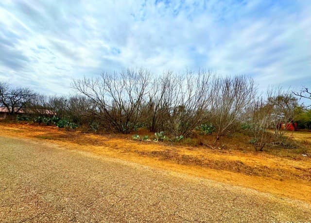 rental at TBD Old Hwy 81 Lots 2-6 in Moore, TX — photo 5