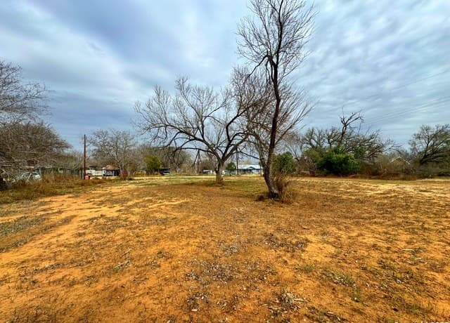rental at TBD 5th St - Lot 10 in Moore, TX — photo 3