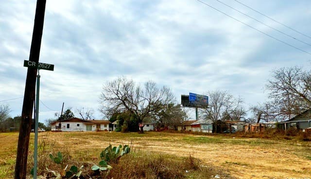 rental at TBD 5th St - Lot 10 in Moore, TX — photo 4