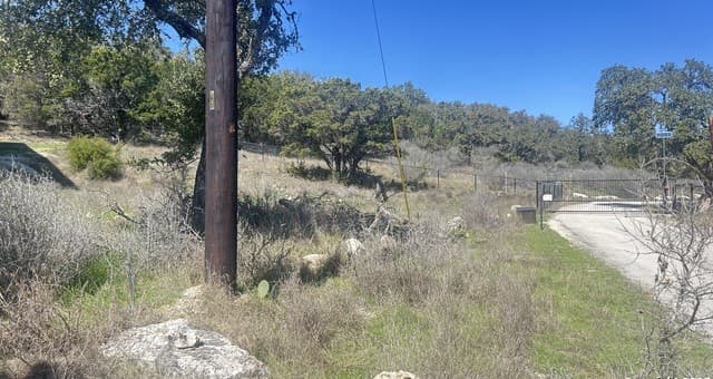 rental at 1395 Overbrook Ln in Spring Branch, TX — photo 2