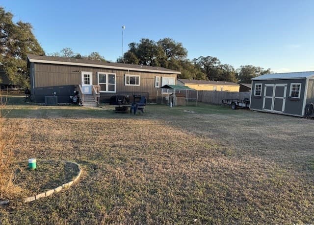 3-bedroom rental at 120 Viridian Vw in Pleasanton, TX — photo 4