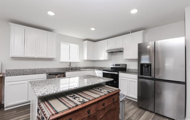3-bedroom rental at 5922 Rolling Glen in San Antonio, TX — photo 5