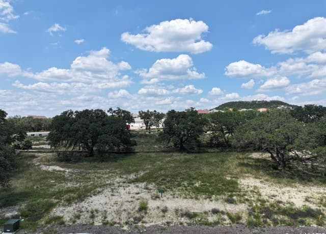 rental at 24618 Cliff Line in San Antonio, TX — photo 4
