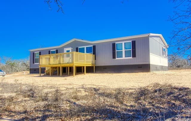 3-bedroom rental at 418 PR Sunset Vista Dr in Somerset, TX — photo 1