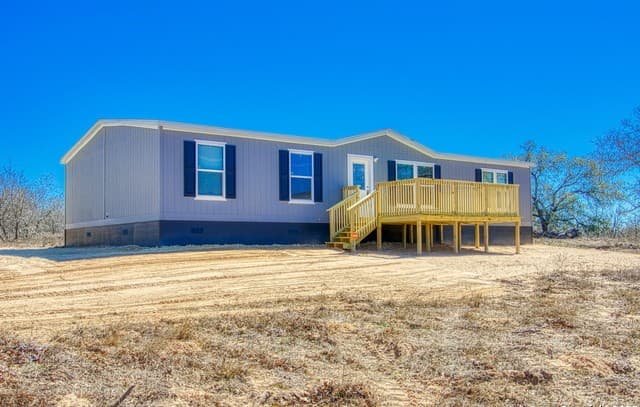 3-bedroom rental at 418 PR Sunset Vista Dr in Somerset, TX — photo 3