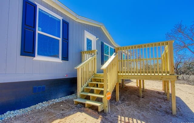 3-bedroom rental at 418 PR Sunset Vista Dr in Somerset, TX — photo 5