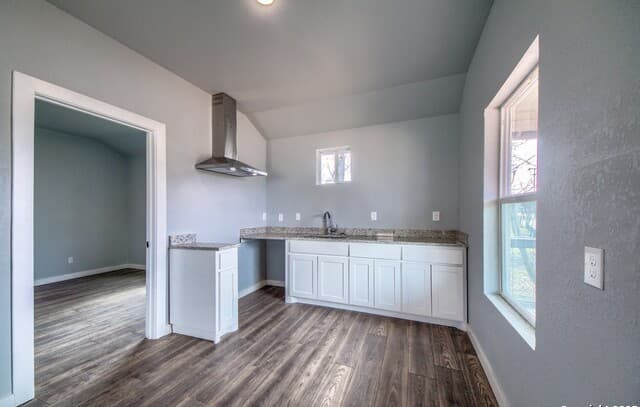 2-bedroom rental at 2702 Observation Dr Unit 2 in San Antonio, TX — photo 2