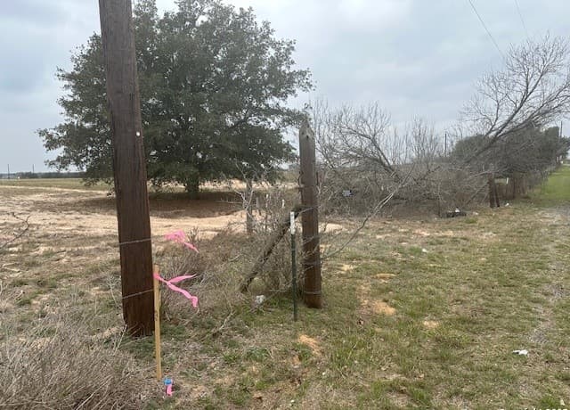 rental at 003 Stevens Rd in Von Ormy, TX — photo 4