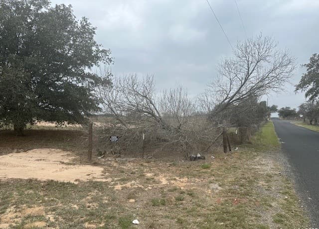 rental at 003 Stevens Rd in Von Ormy, TX — photo 5