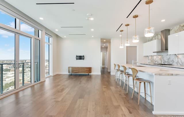 3-bedroom rental at 123 Lexington Unit 1602 in San Antonio, TX — photo 1